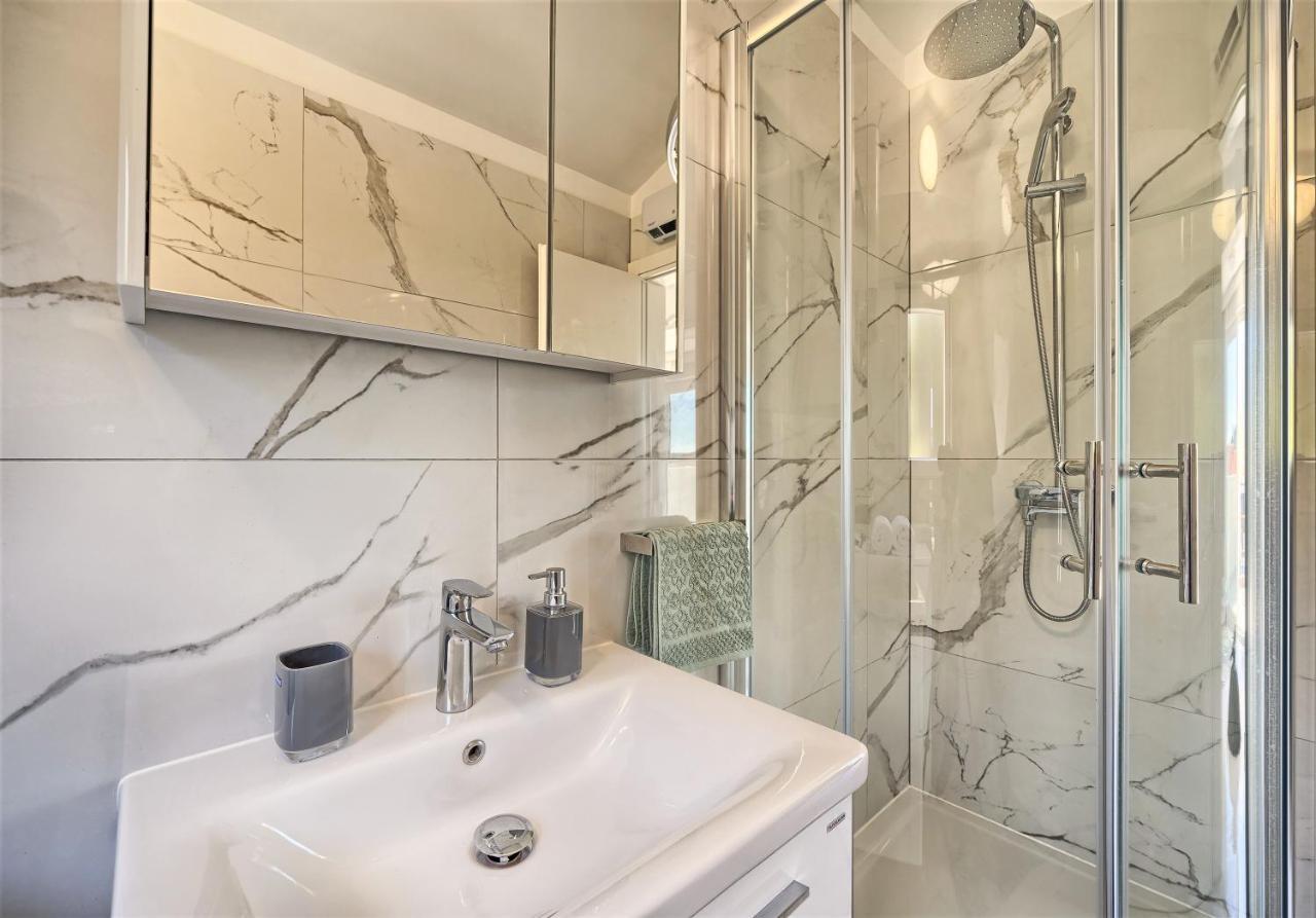 Апартаменти Domenico - 50 M From The Sea Доньї-Сегет Екстер'єр фото